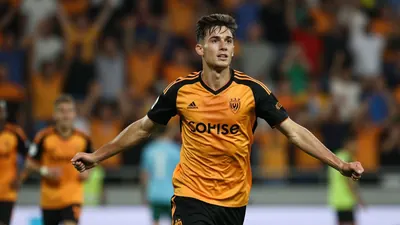 Newport County manager Hayden Mullins aims to build a fortress at Rodney Parade as Shaquille Gwengwe's scoring form...